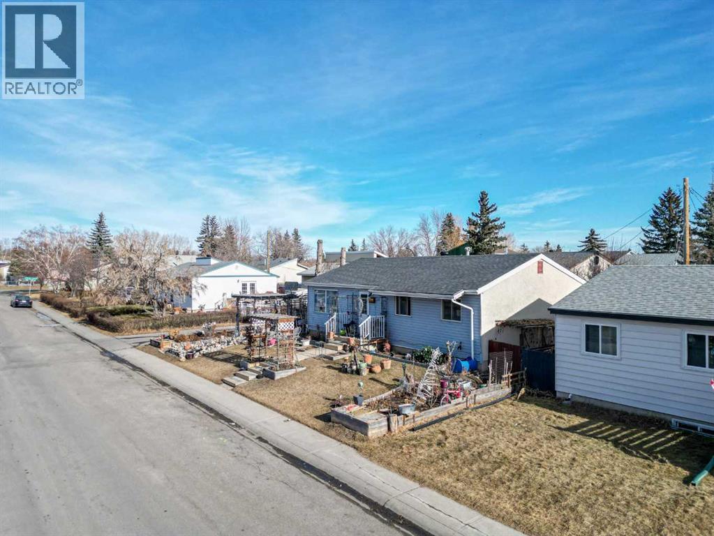 Single Family House Bungalow for Sale in  Olympia Crescent SE Ogden Calgary 