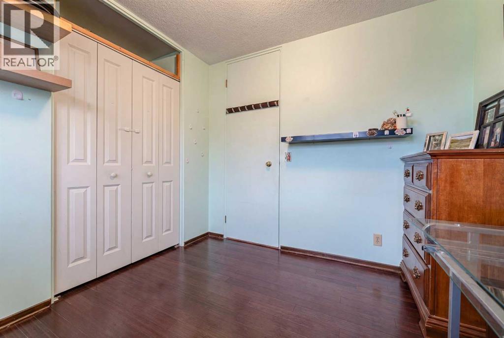 Single Family House Bungalow for Sale in  Olympia Crescent SE Ogden Calgary 