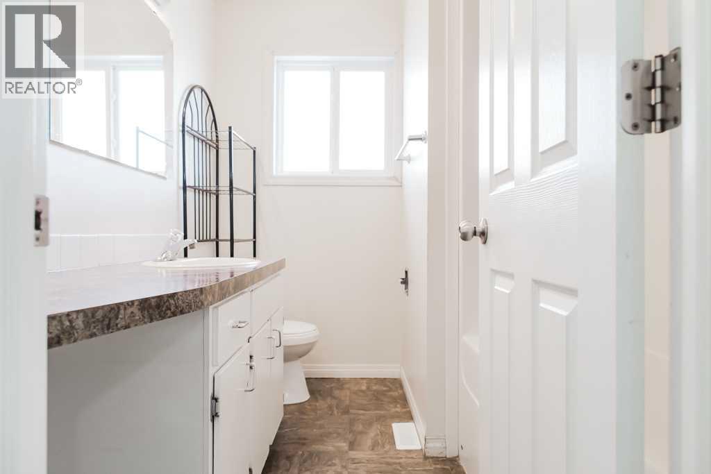 Single Family House Bungalow for Sale in   Avenue Mountview Grande Prairie 