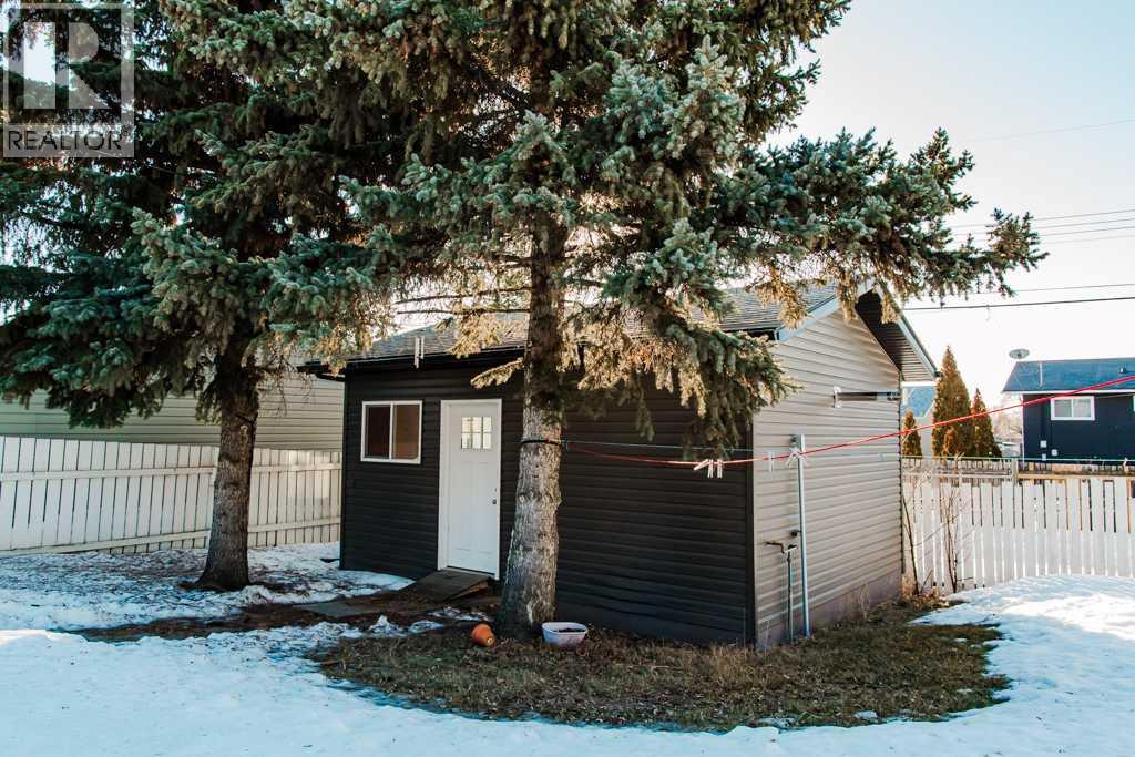 Single Family House Bungalow for Sale in   Avenue Mountview Grande Prairie 