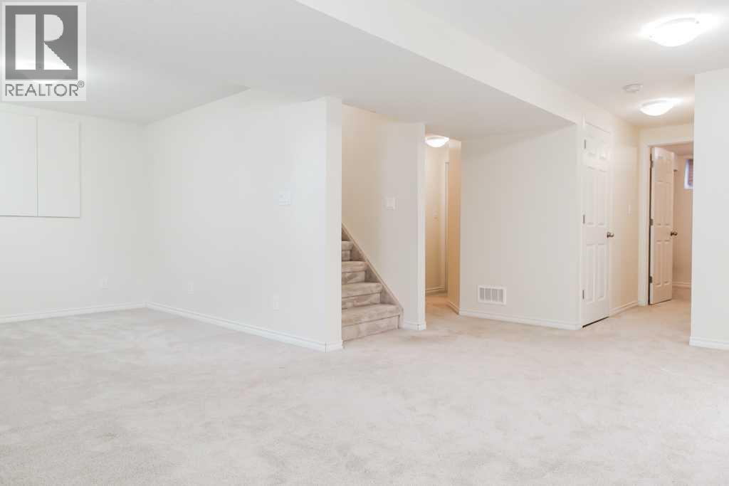 Single Family House Bungalow for Sale in   Avenue Mountview Grande Prairie 