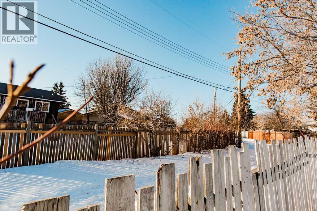 Single Family House Bungalow for Sale in   Avenue Mountview Grande Prairie 
