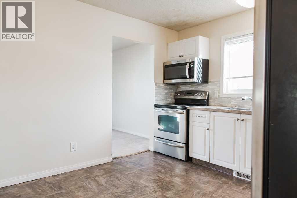 Single Family House Bungalow for Sale in   Avenue Mountview Grande Prairie 