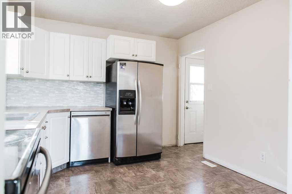 Single Family House Bungalow for Sale in   Avenue Mountview Grande Prairie 