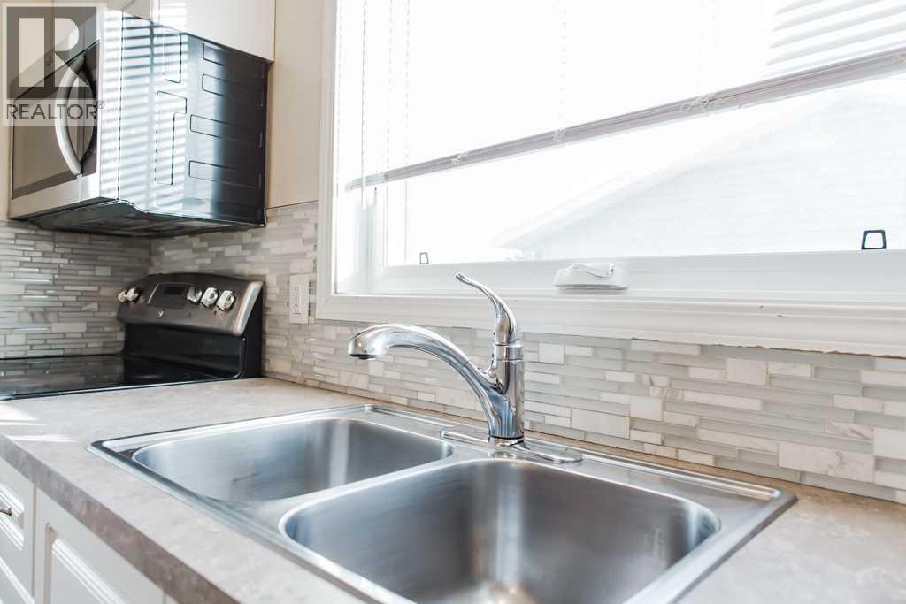 Single Family House Bungalow for Sale in   Avenue Mountview Grande Prairie 