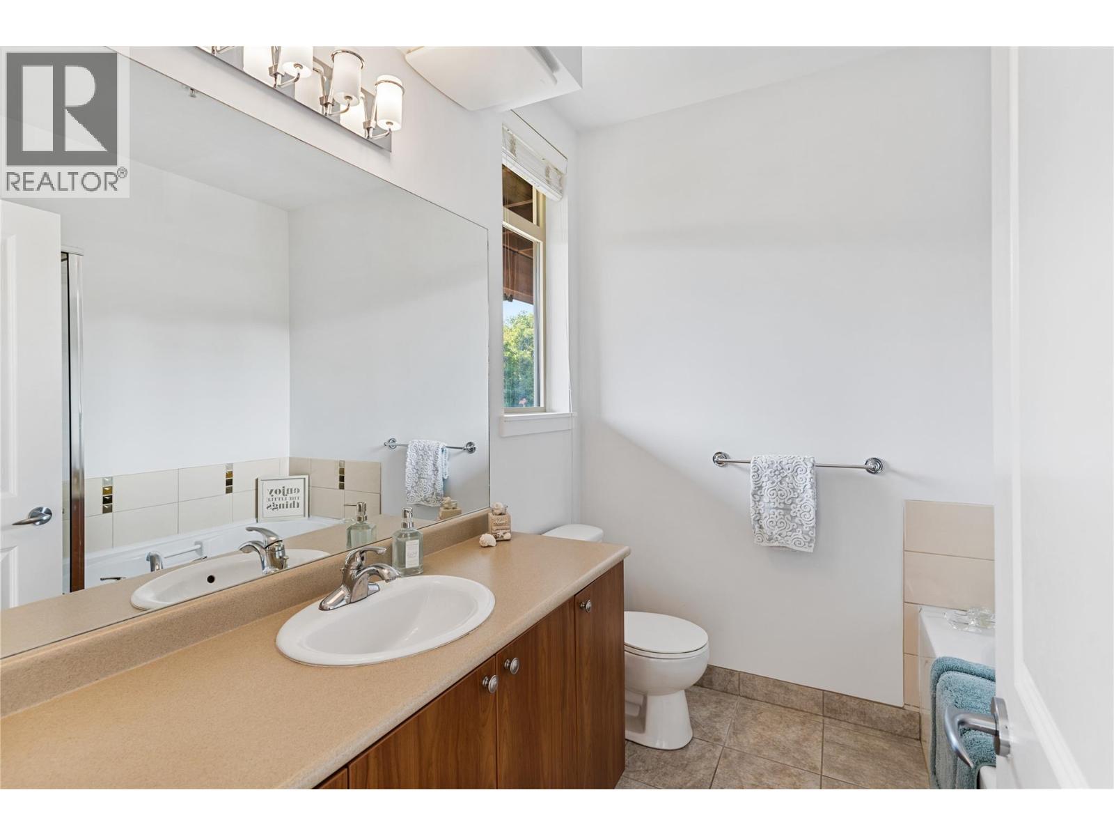 238 4205 Gellatly Road, West Kelowna