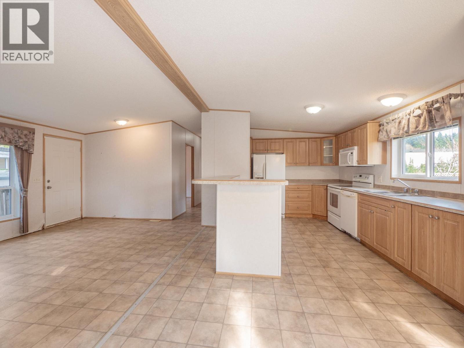 33 5575 MASON ROAD, Sechelt