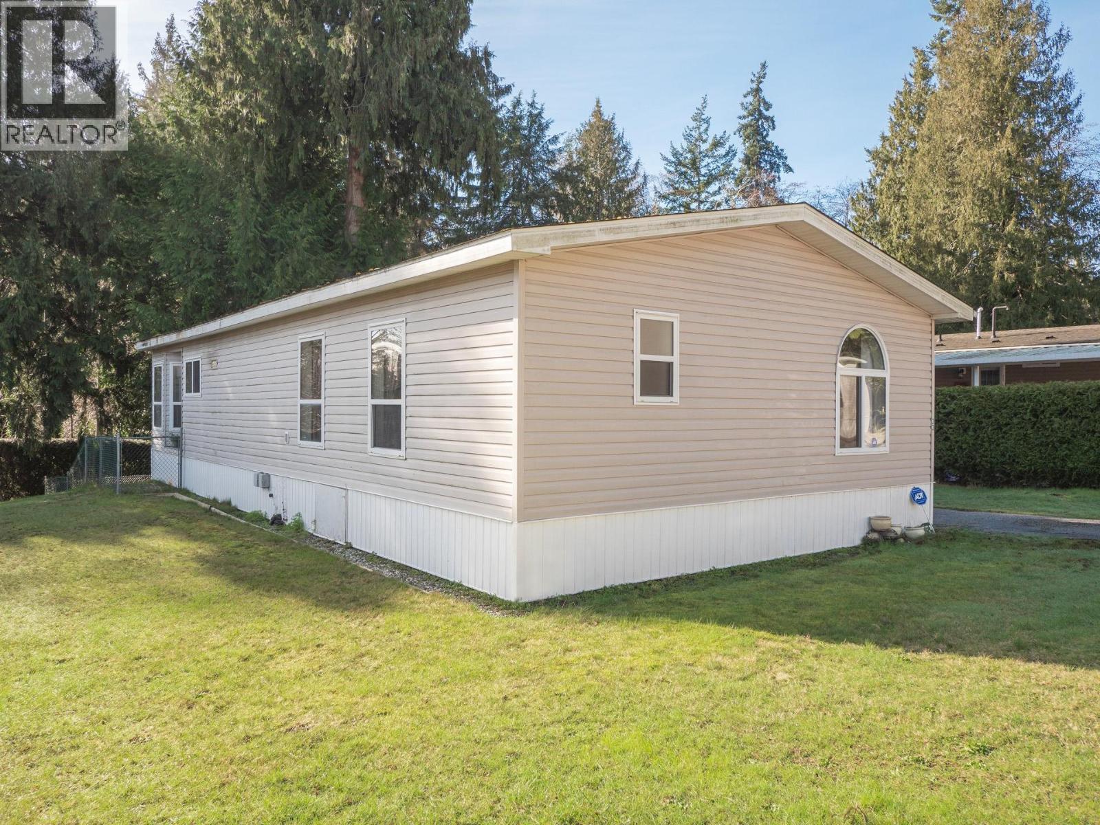 33 5575 MASON ROAD, Sechelt