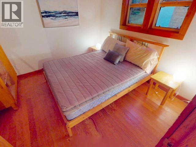 1266/68 TENNYSON RD, Savary Island