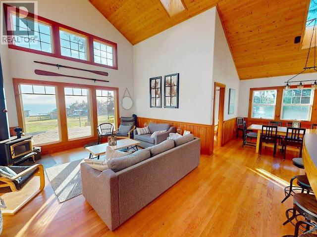 1266/68 TENNYSON RD, Savary Island