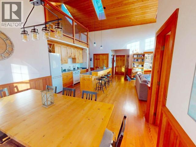 1266/68 TENNYSON RD, Savary Island