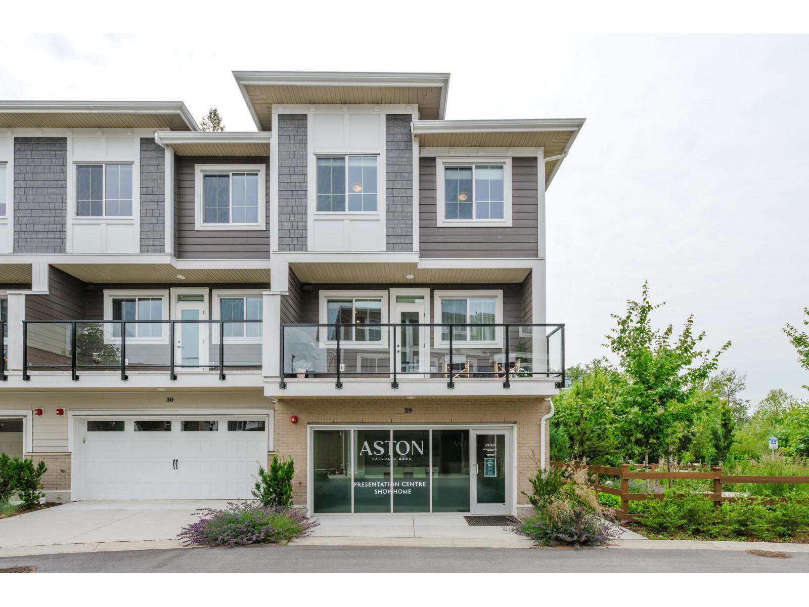 3 8433 203A STREET, Langley