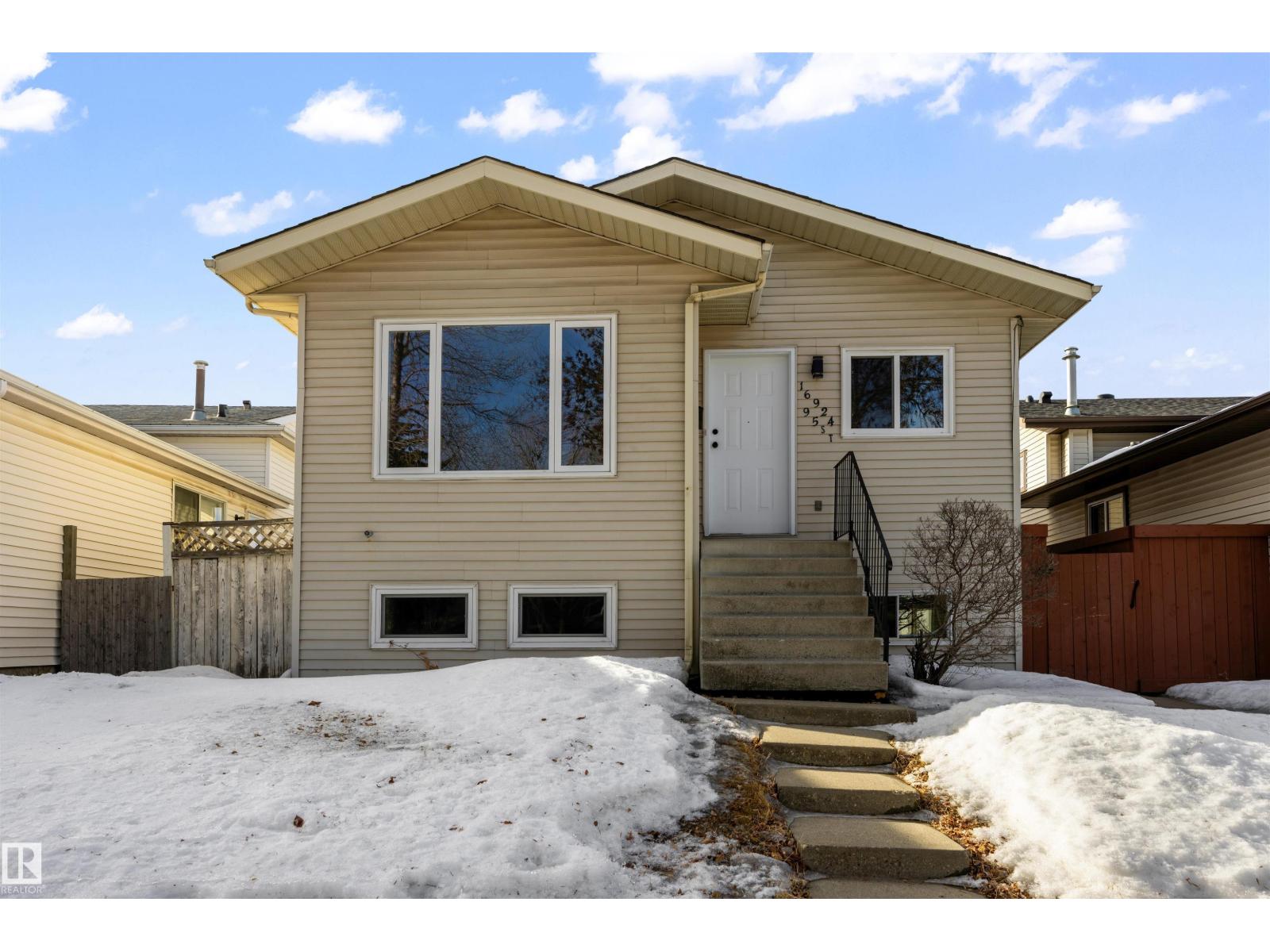 16924 95 ST NW, Edmonton