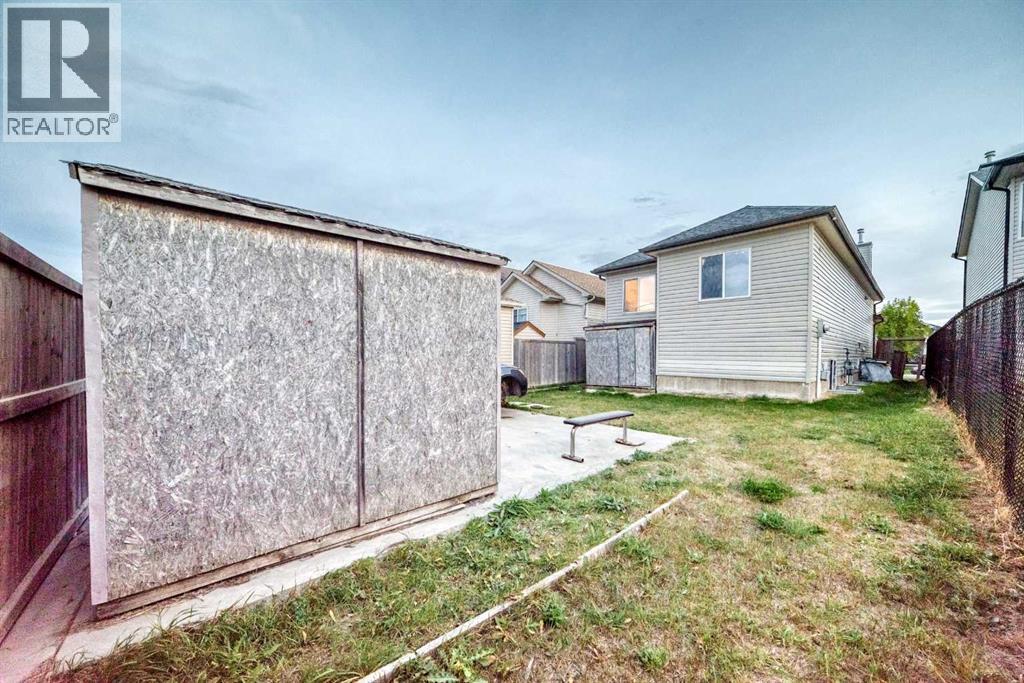 Single Family House Bi-level for Sale in  Saddlebrook Gardens NE Saddle Ridge Calgary 