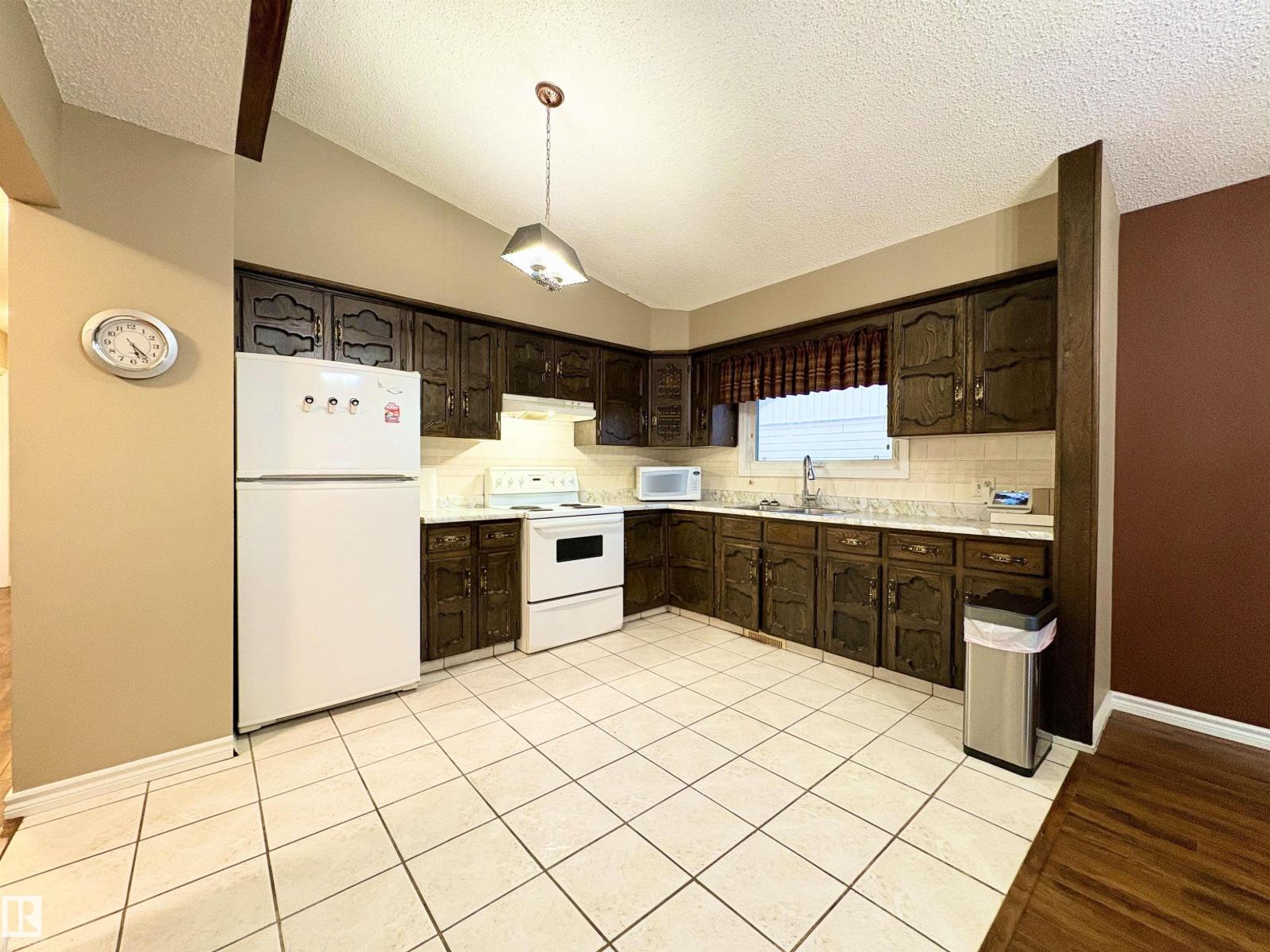 11920 45 ST NW, Edmonton