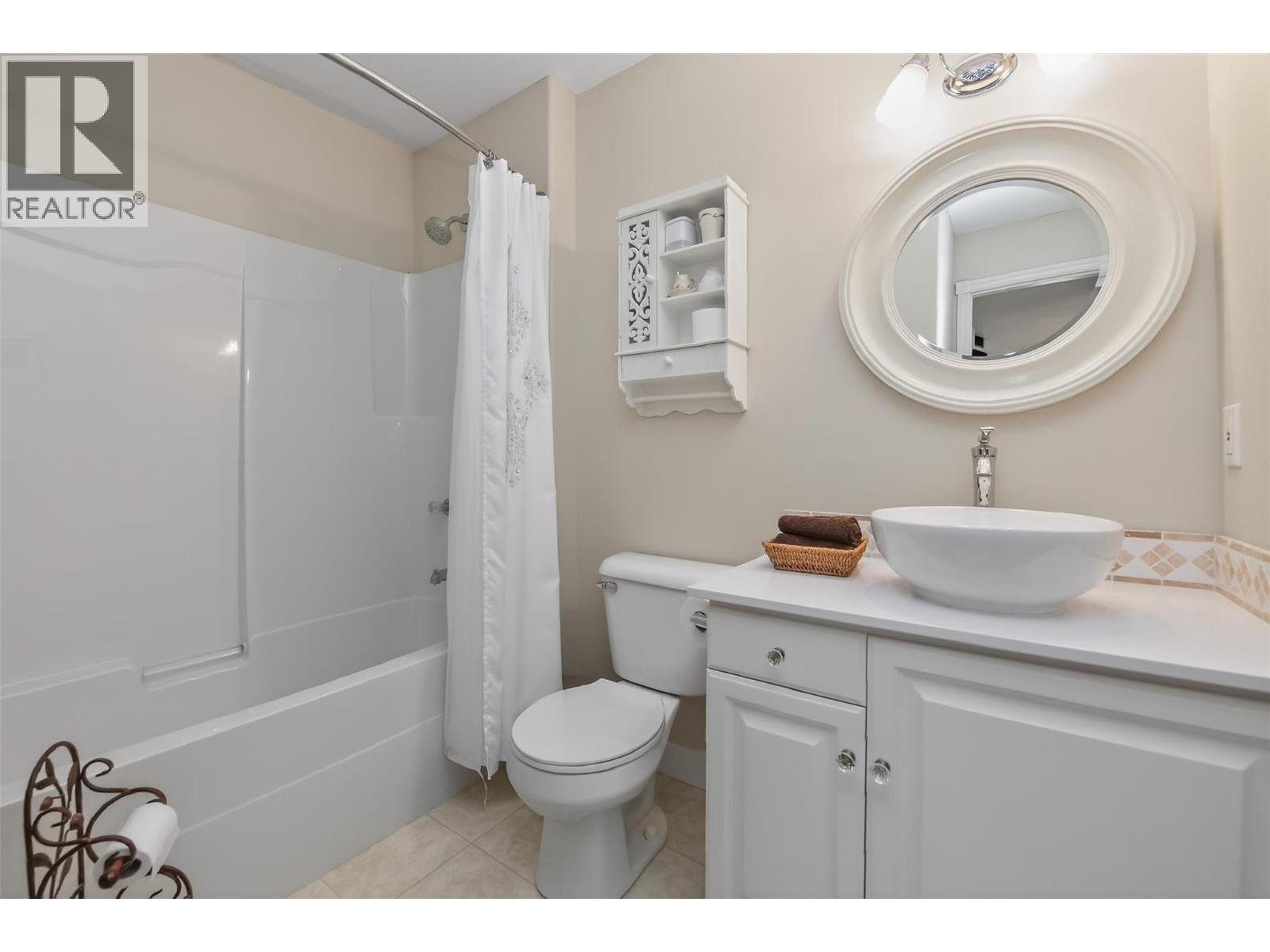 33 83 Peregrine Way, Vernon