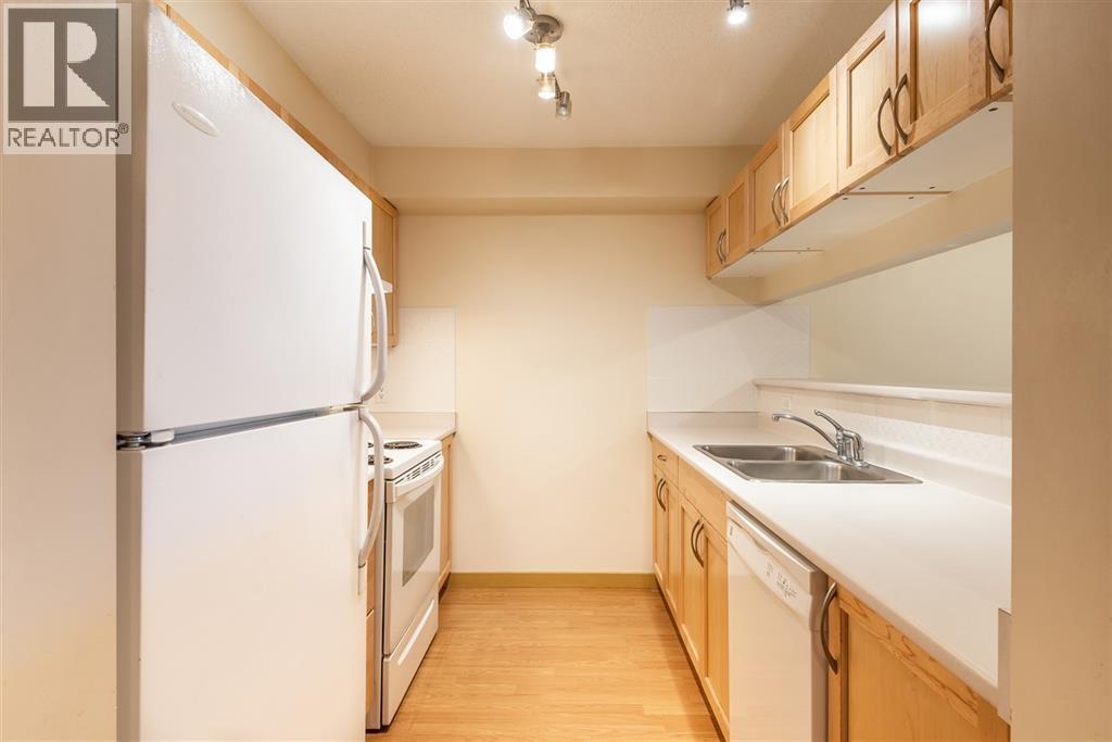 2FL 38003 SECOND AVENUE, Squamish