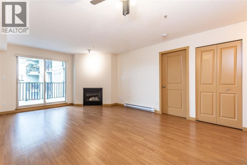 2FL 38003 SECOND AVENUE, Squamish