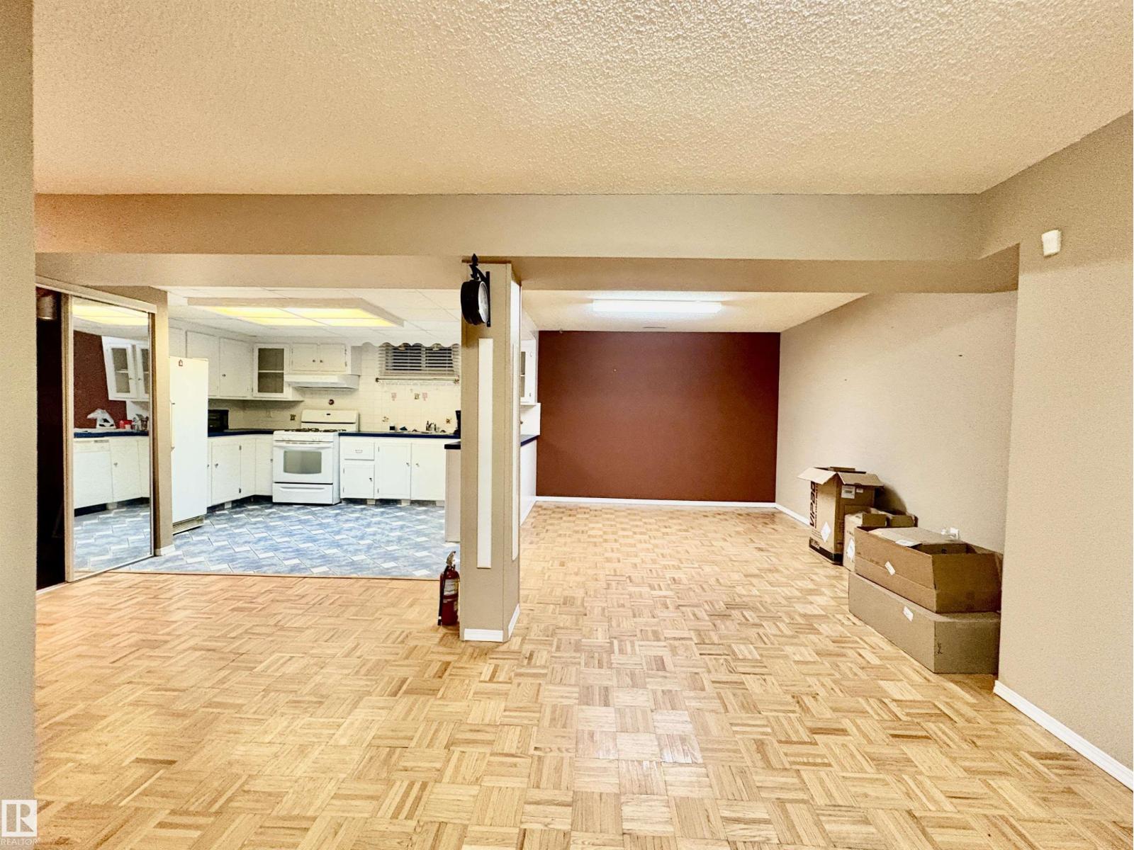 11920 45 ST NW, Edmonton