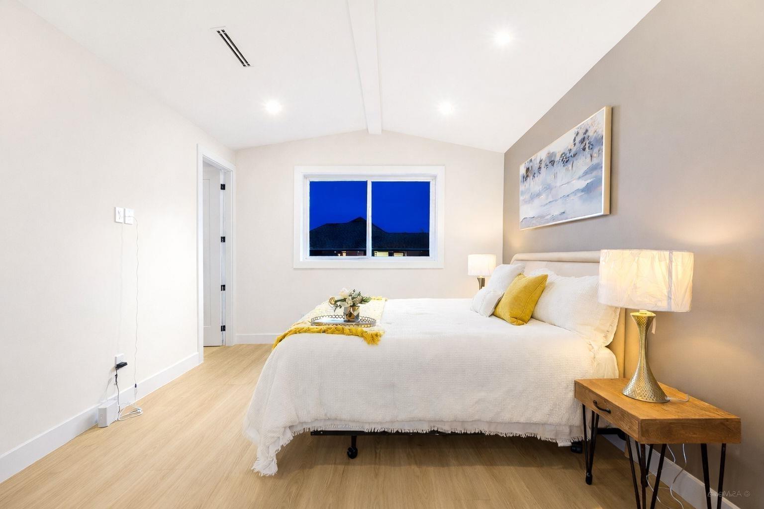 8237 110 Street, Delta