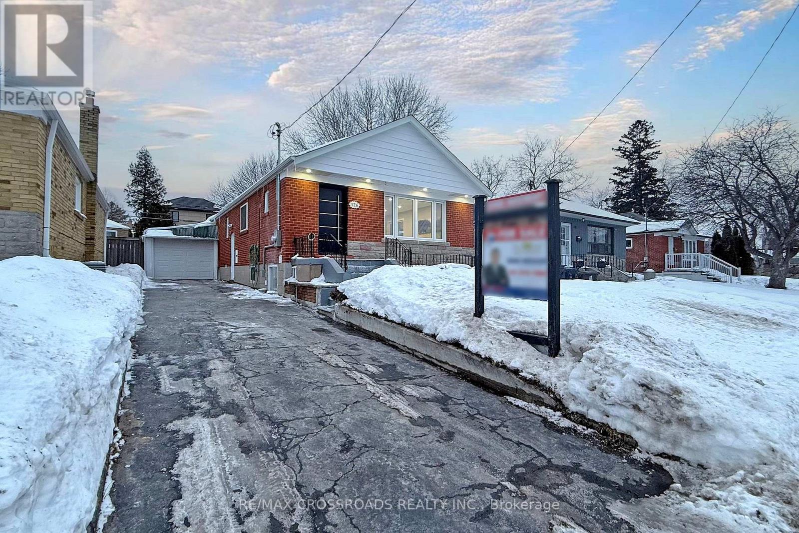 126 PORTSDOWN ROAD - Main photo, Toronto (Dorset Park), Ontario