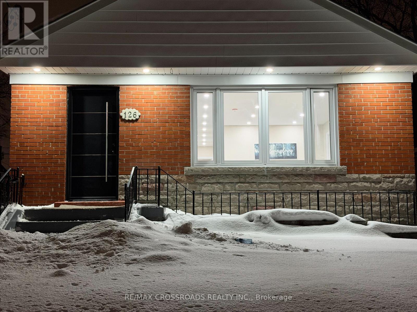126 PORTSDOWN ROAD - Photo 3 of 49, Toronto (Dorset Park), Ontario
