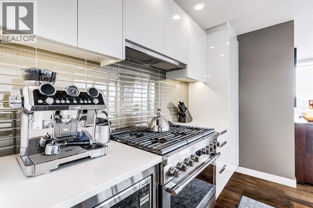 Single Family House for Sale in    Avenue NW Hillhurst Calgary 