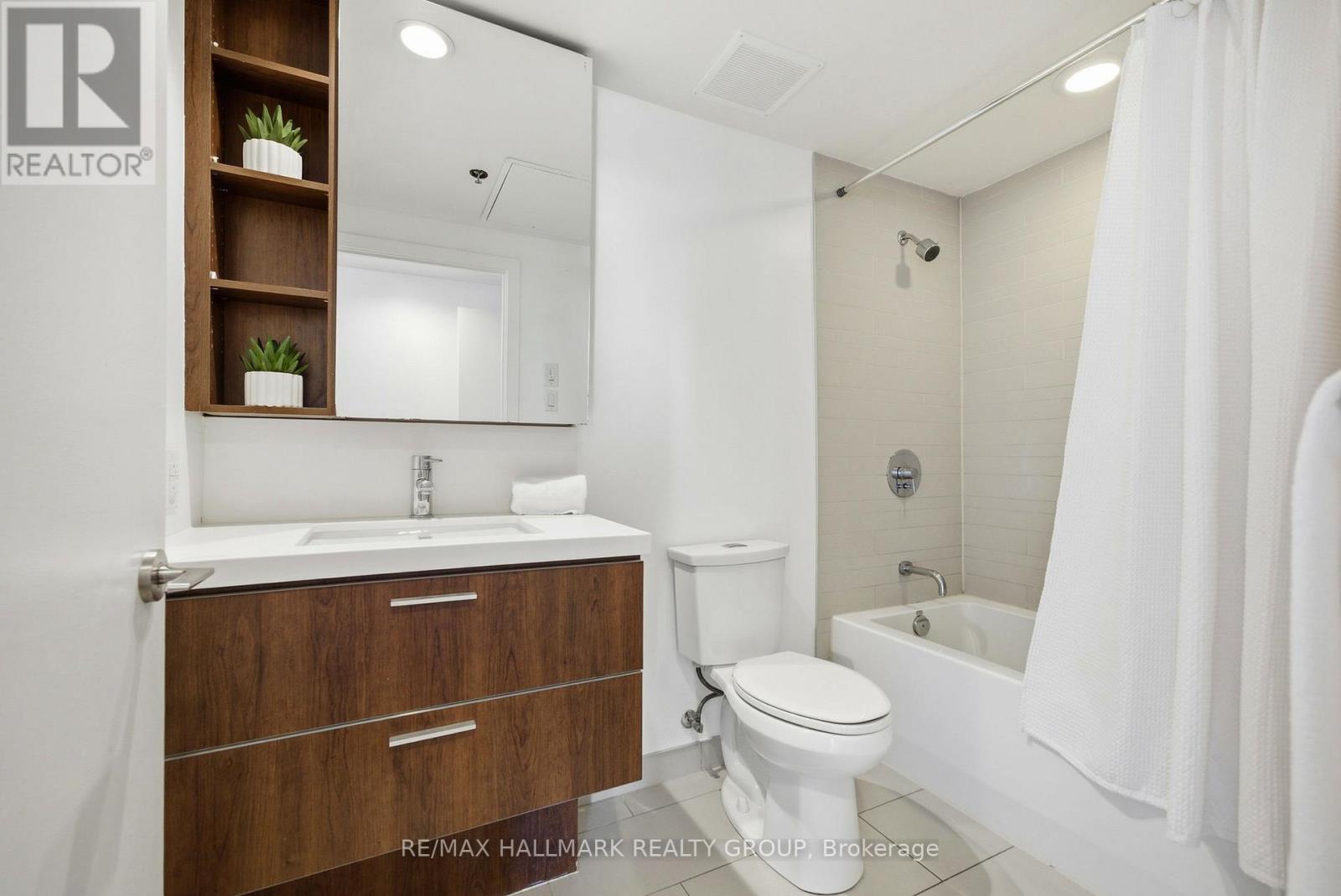3 piece bathroom