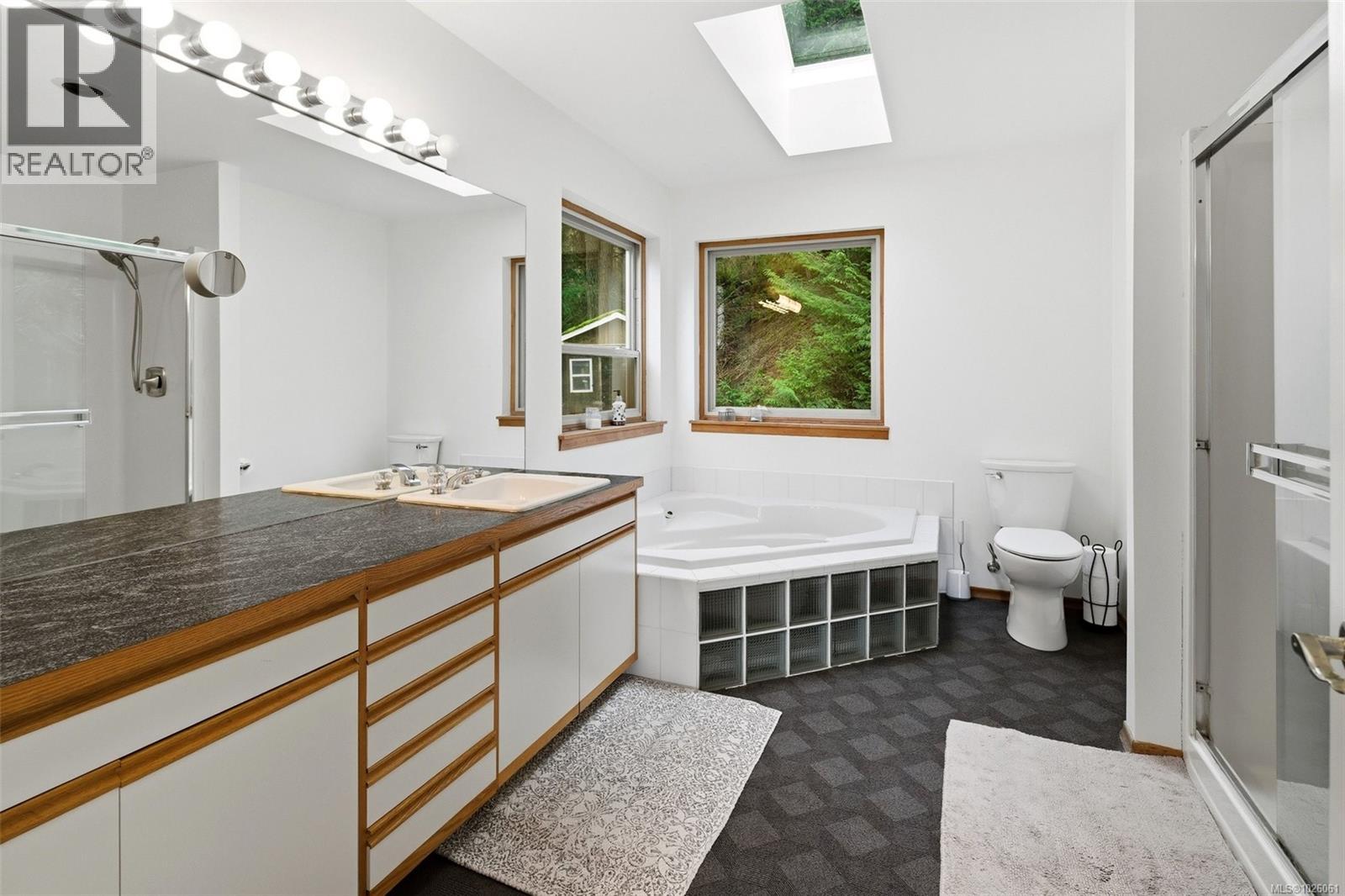 1691 Strathcona Heights Rd, Shawnigan Lake