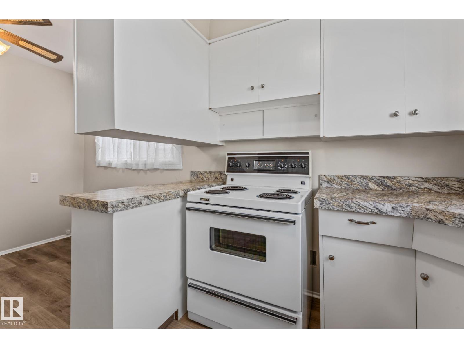 11926/11928 56 ST NW, Edmonton