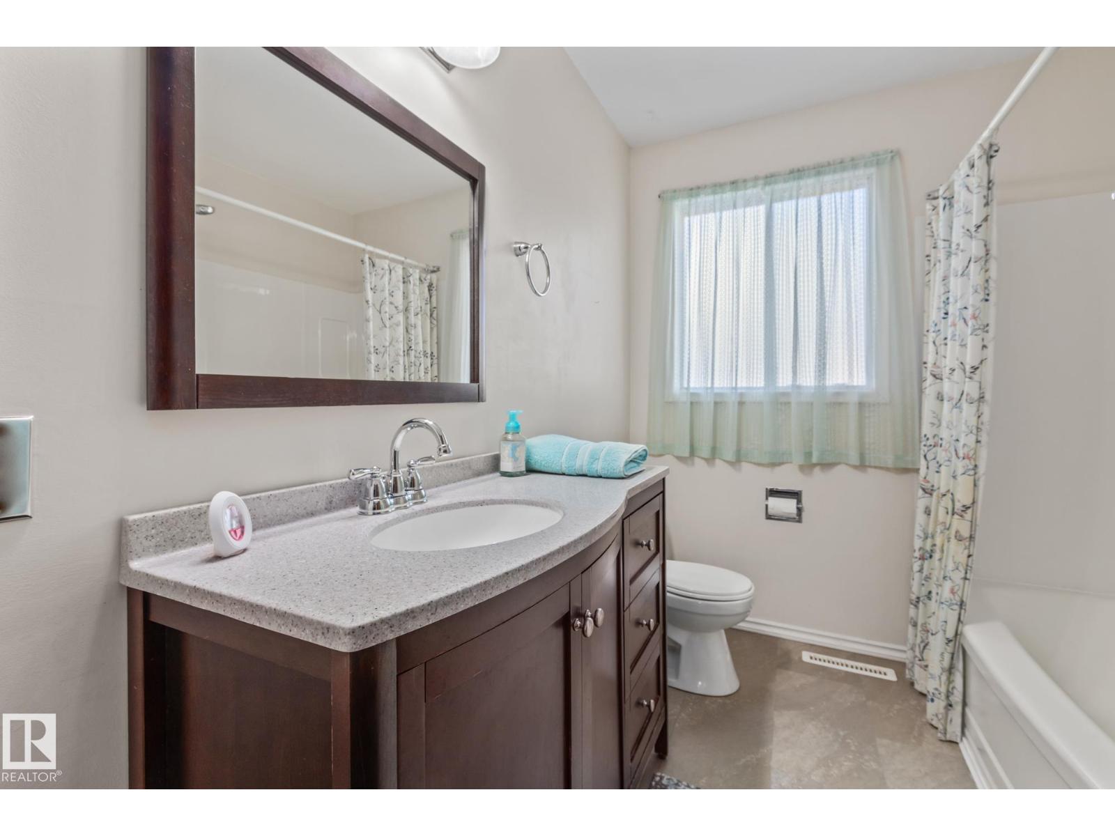 11926/11928 56 ST NW, Edmonton