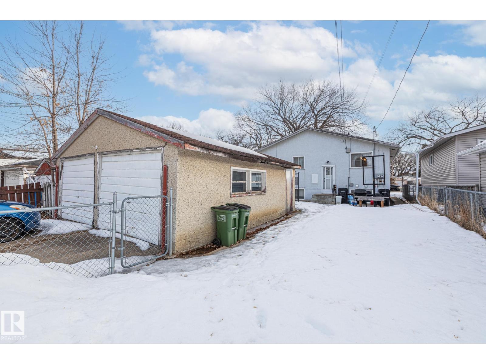 11926/11928 56 ST NW, Edmonton