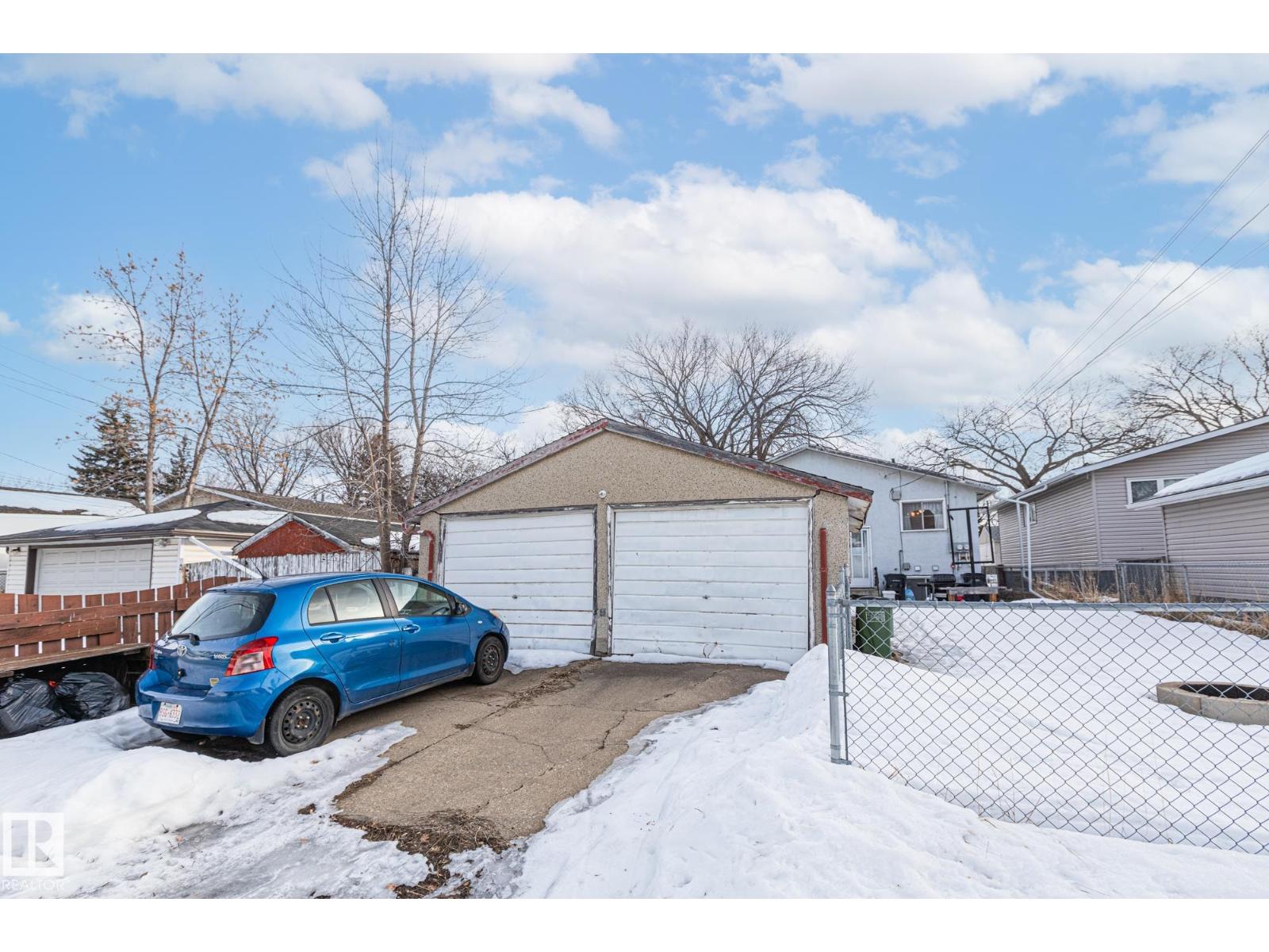 11926/11928 56 ST NW, Edmonton