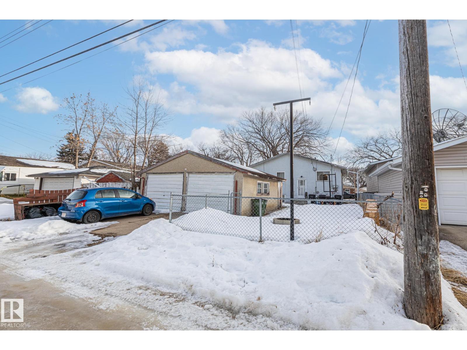 11926/11928 56 ST NW, Edmonton