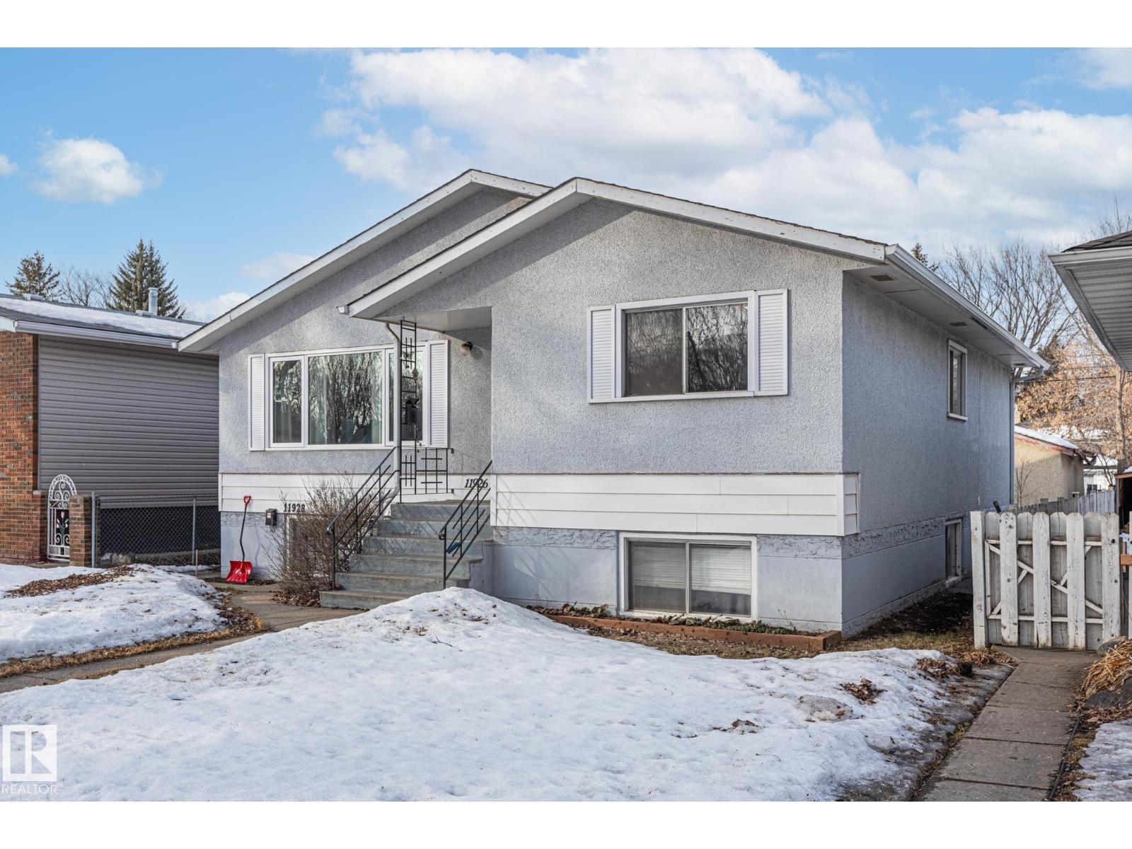 11926/11928 56 ST NW, Edmonton