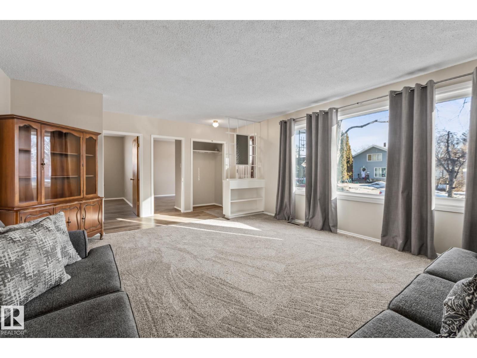 11926/11928 56 ST NW, Edmonton