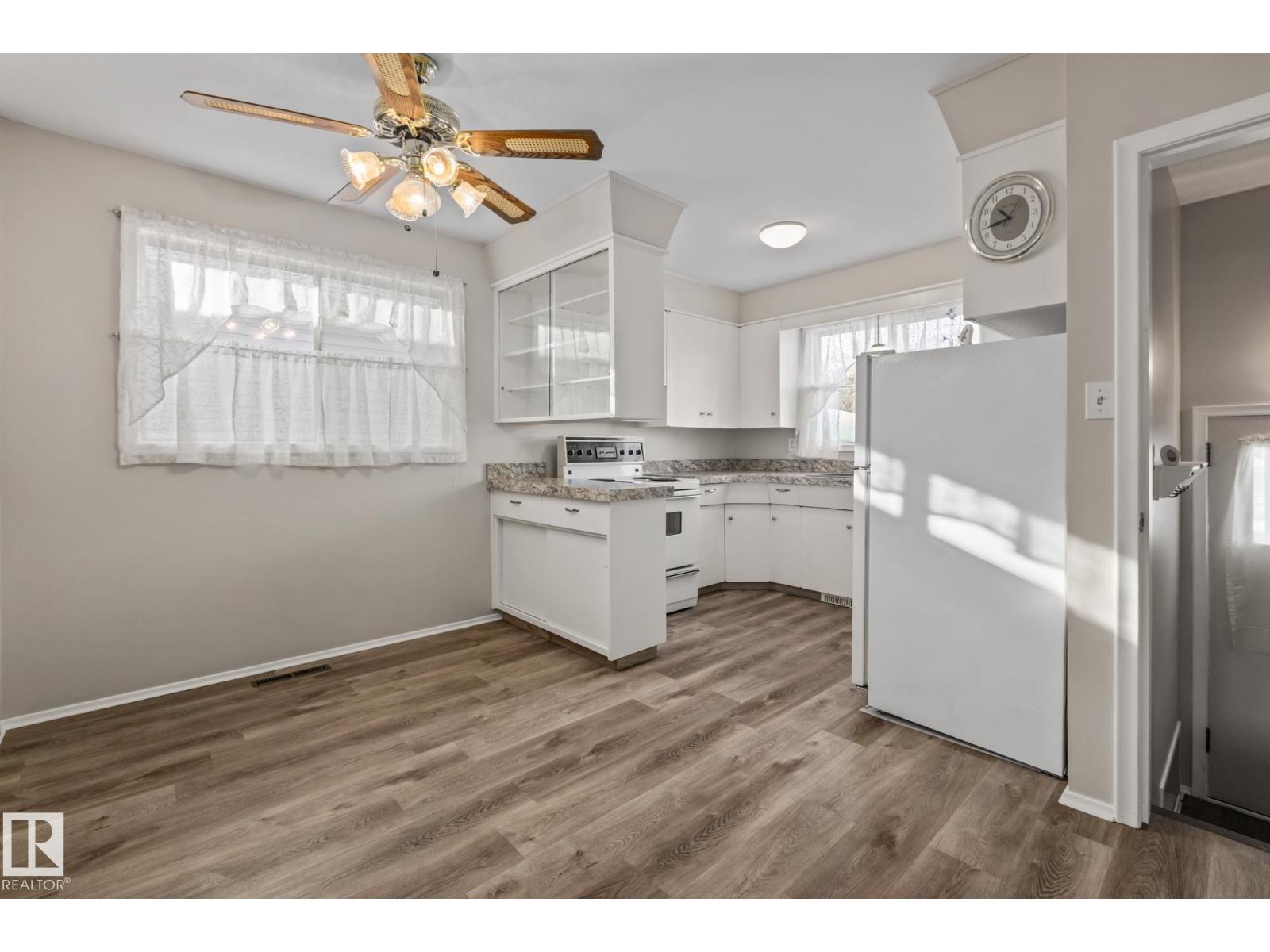 11926/11928 56 ST NW, Edmonton