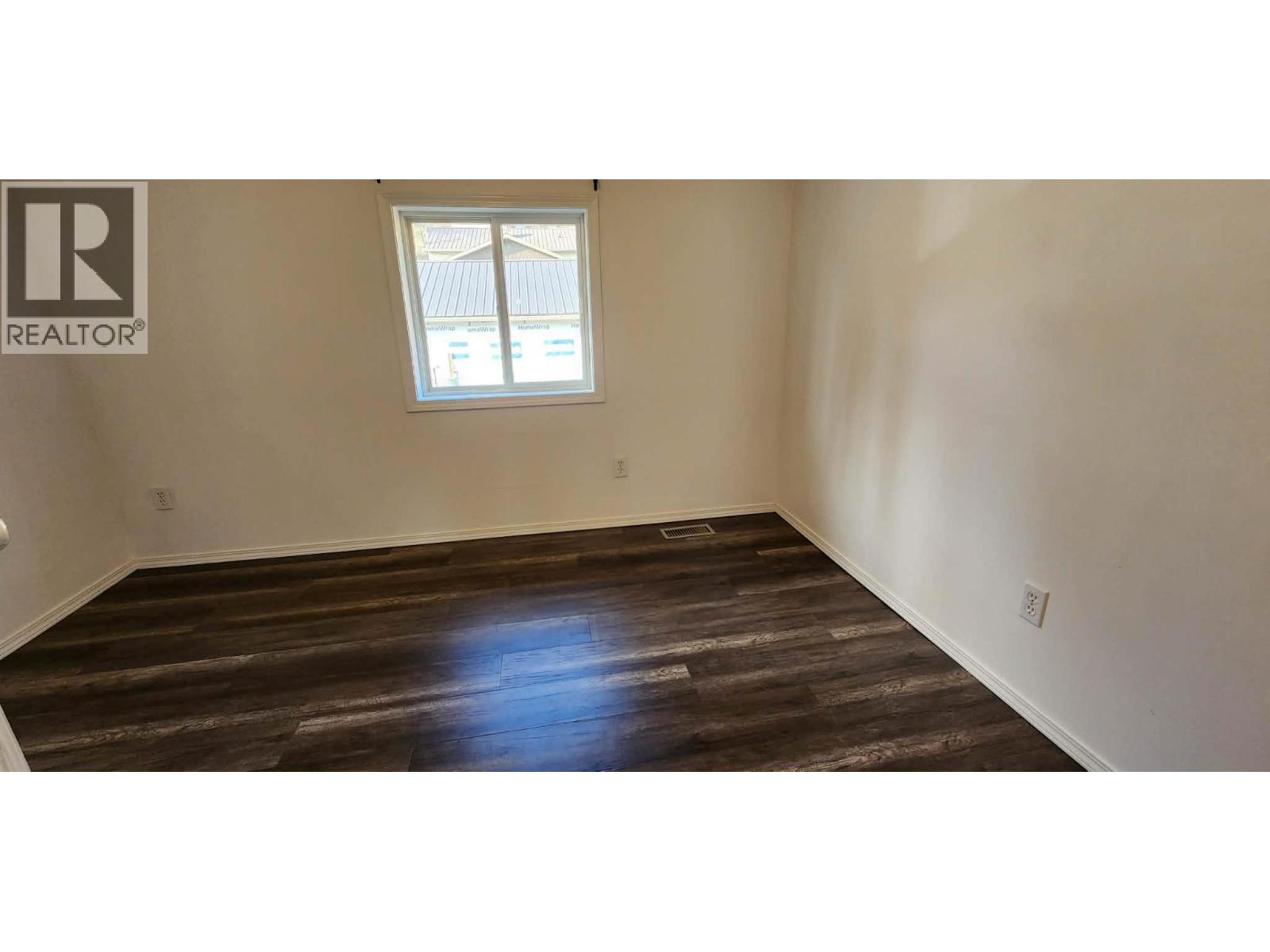 2110 Park Avenue, Lumby