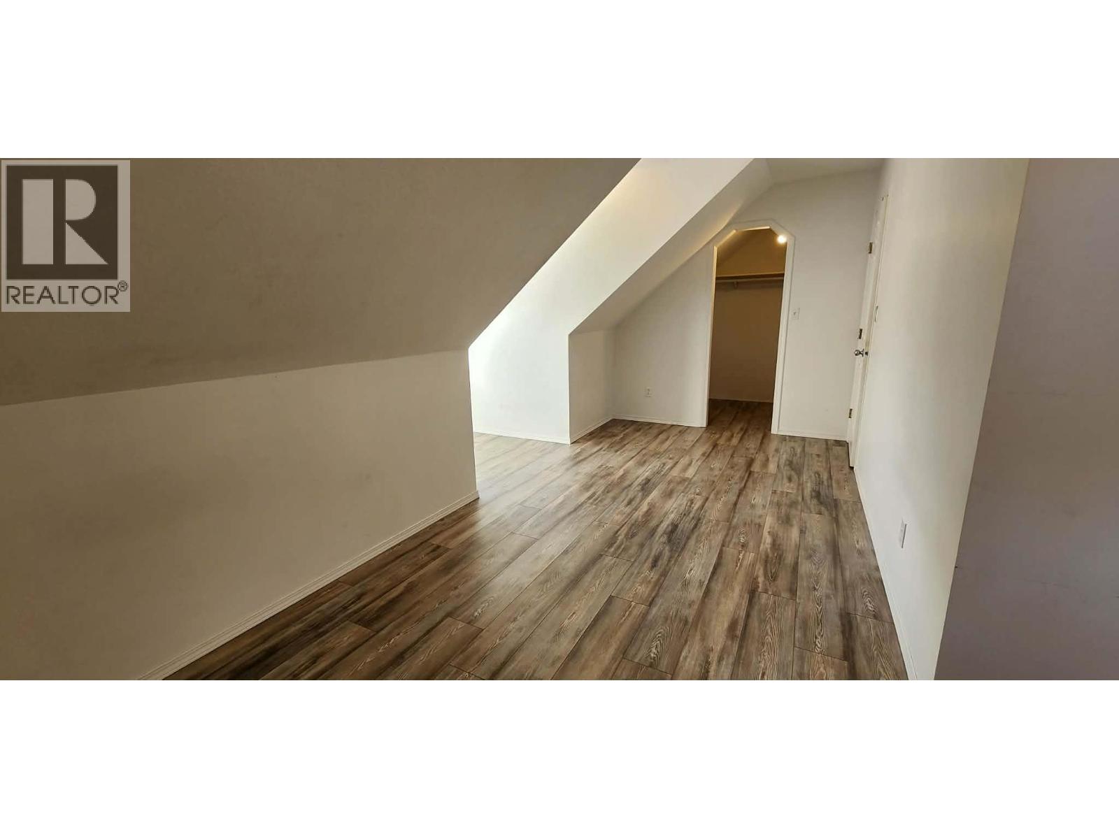 2110 Park Avenue, Lumby