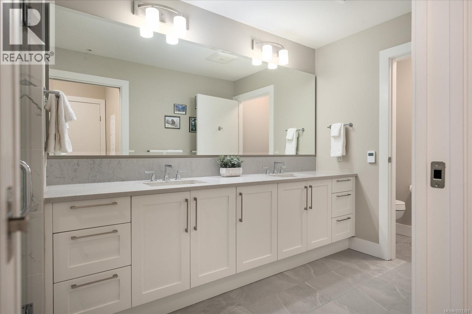 305 3529 Dolphin Dr, Nanoose Bay