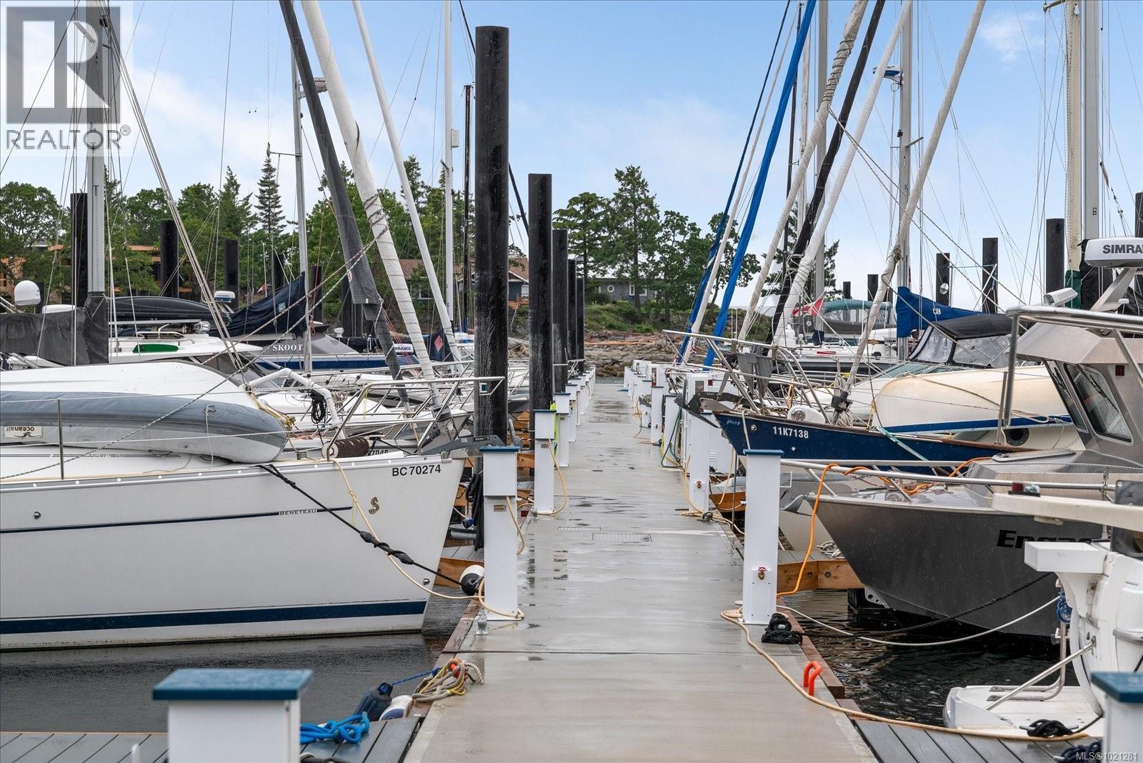 305 3529 Dolphin Dr, Nanoose Bay