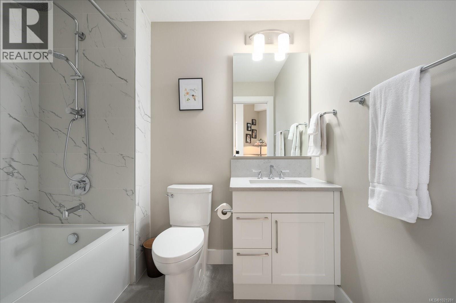 305 3529 Dolphin Dr, Nanoose Bay