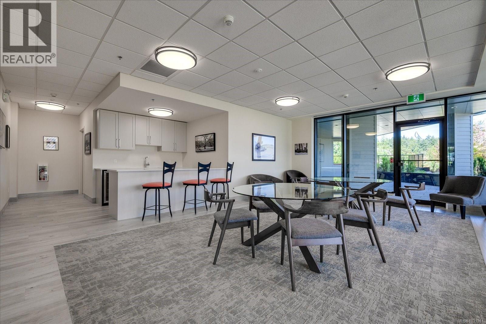 305 3529 Dolphin Dr, Nanoose Bay