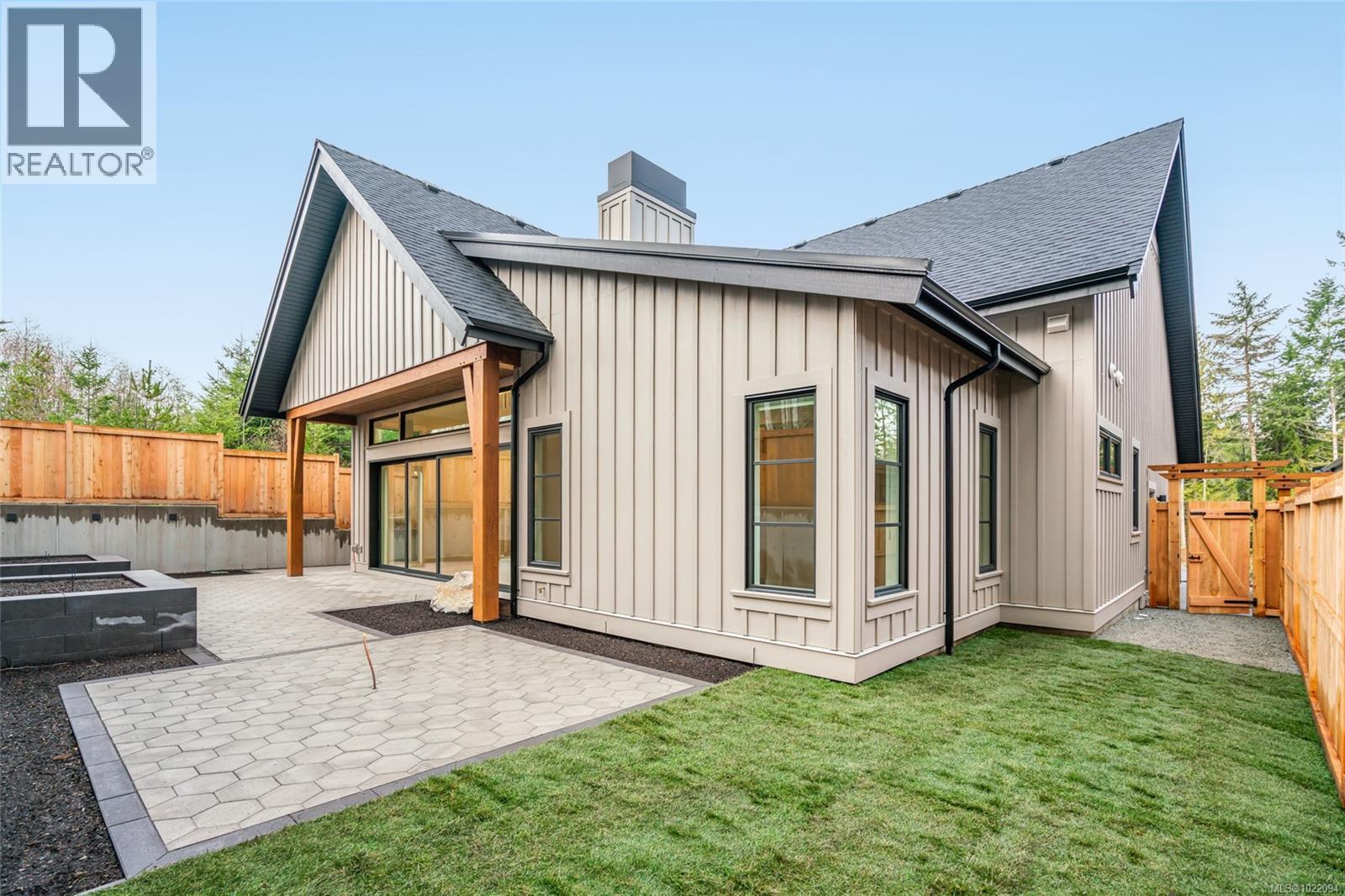 549 Hole-in-One Dr, Qualicum Beach