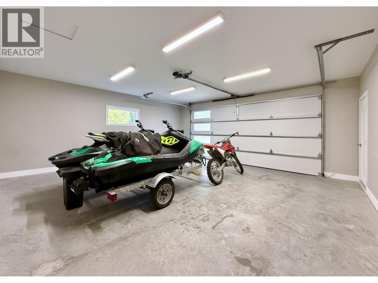 2061 TWIN CREEKS ROAD, Langdale