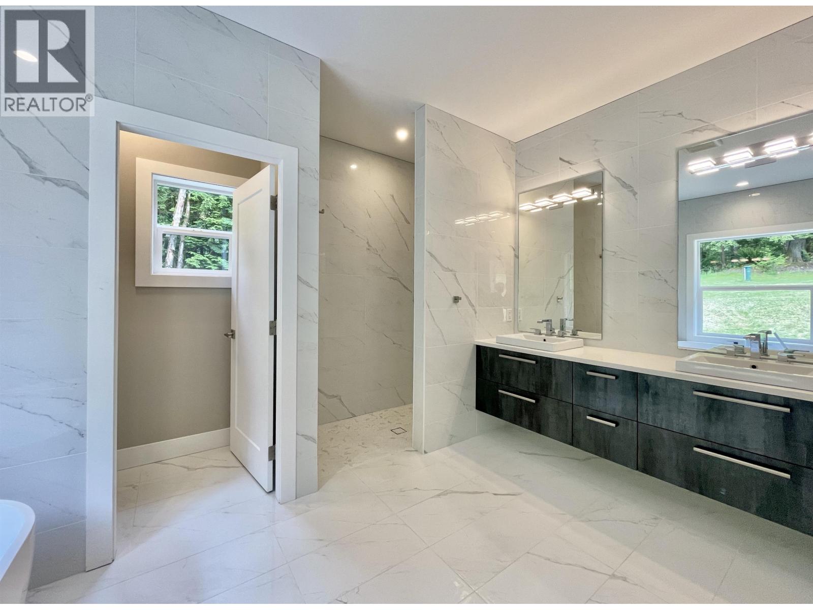 2061 TWIN CREEKS ROAD, Langdale