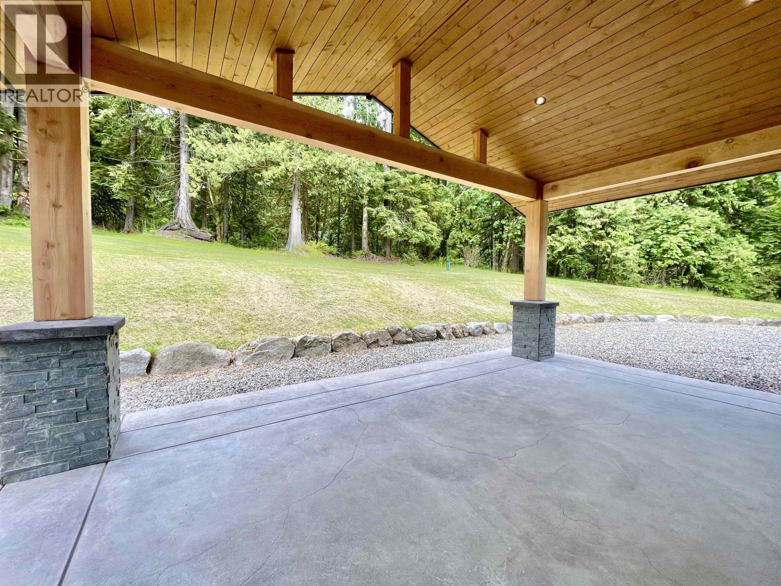 2061 TWIN CREEKS ROAD, Langdale