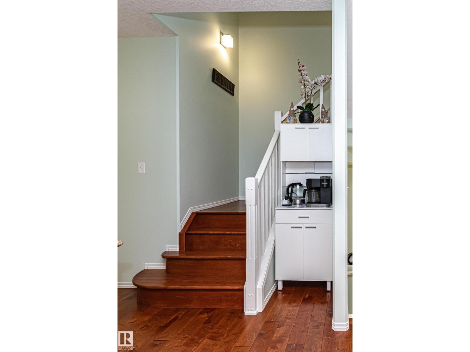 7003 174 AV NW NW, Edmonton