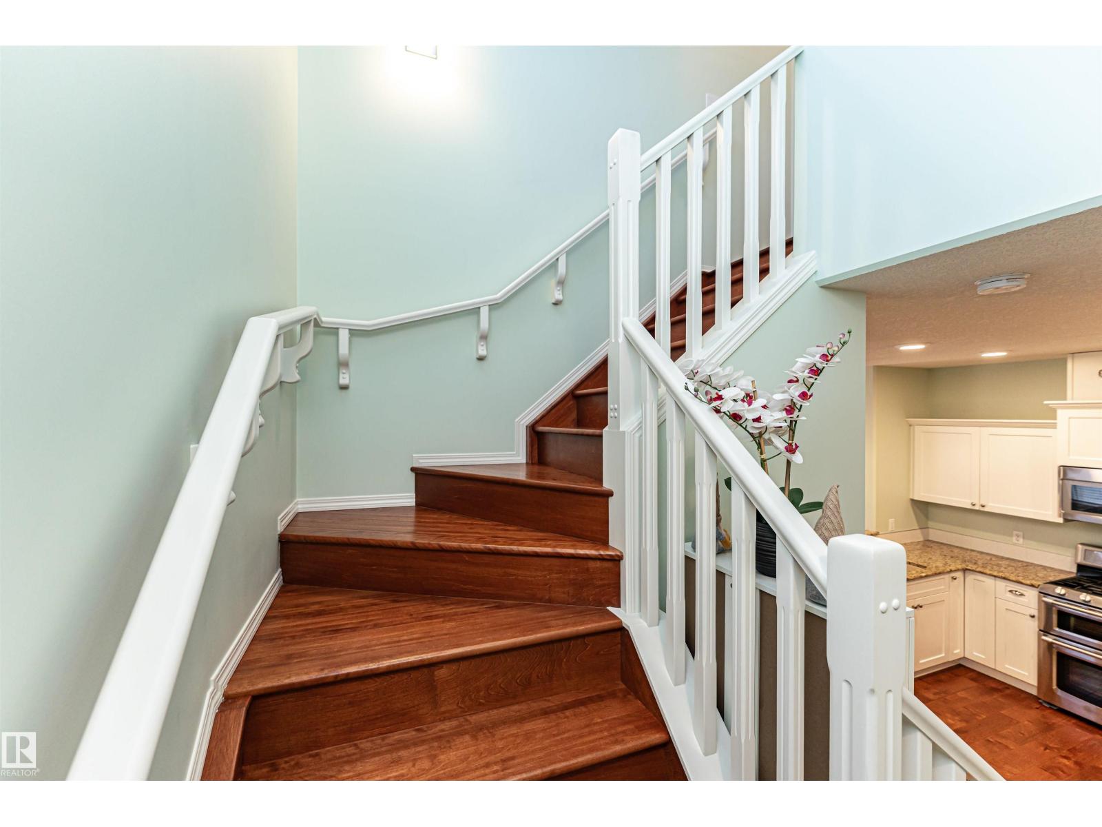 7003 174 AV NW NW, Edmonton