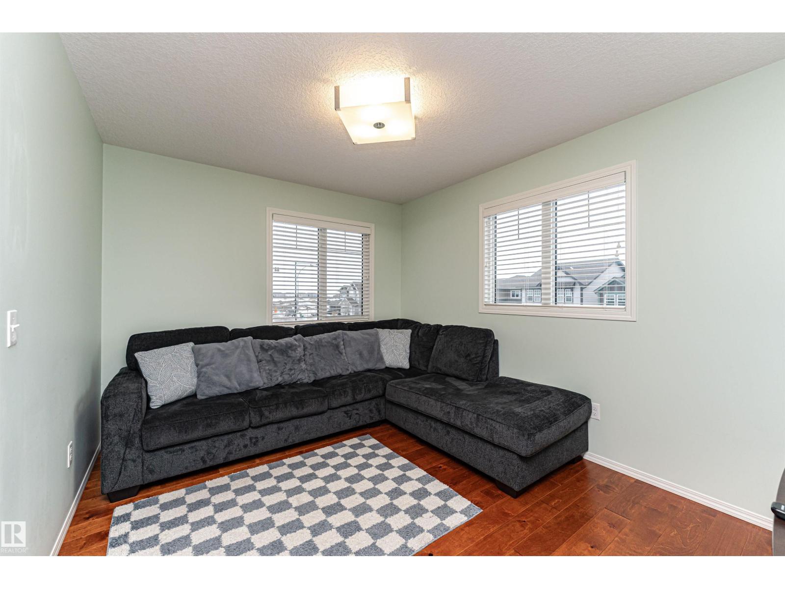 7003 174 AV NW NW, Edmonton